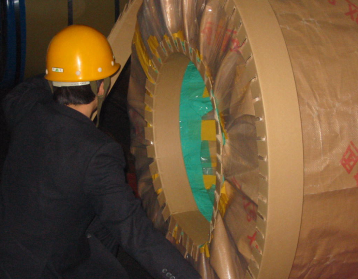 Esquinero troquelado aplicado en bobina industrial